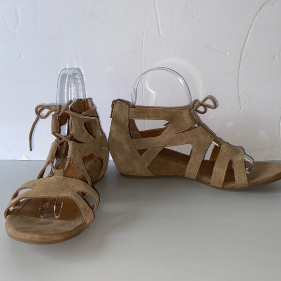 sofft gladiator sandals